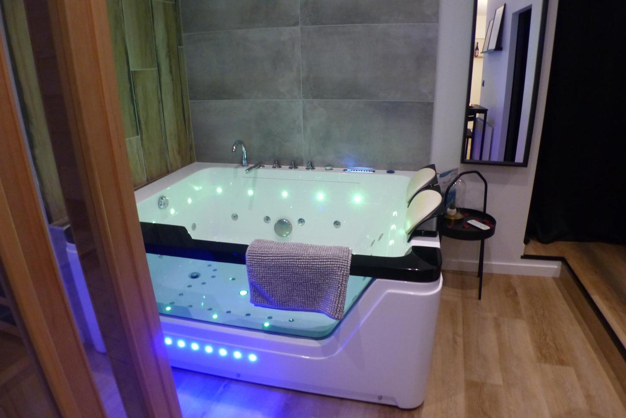 Appartement Balneotherapie Et Sauna Hyper Centre Nantes Kültér fotó