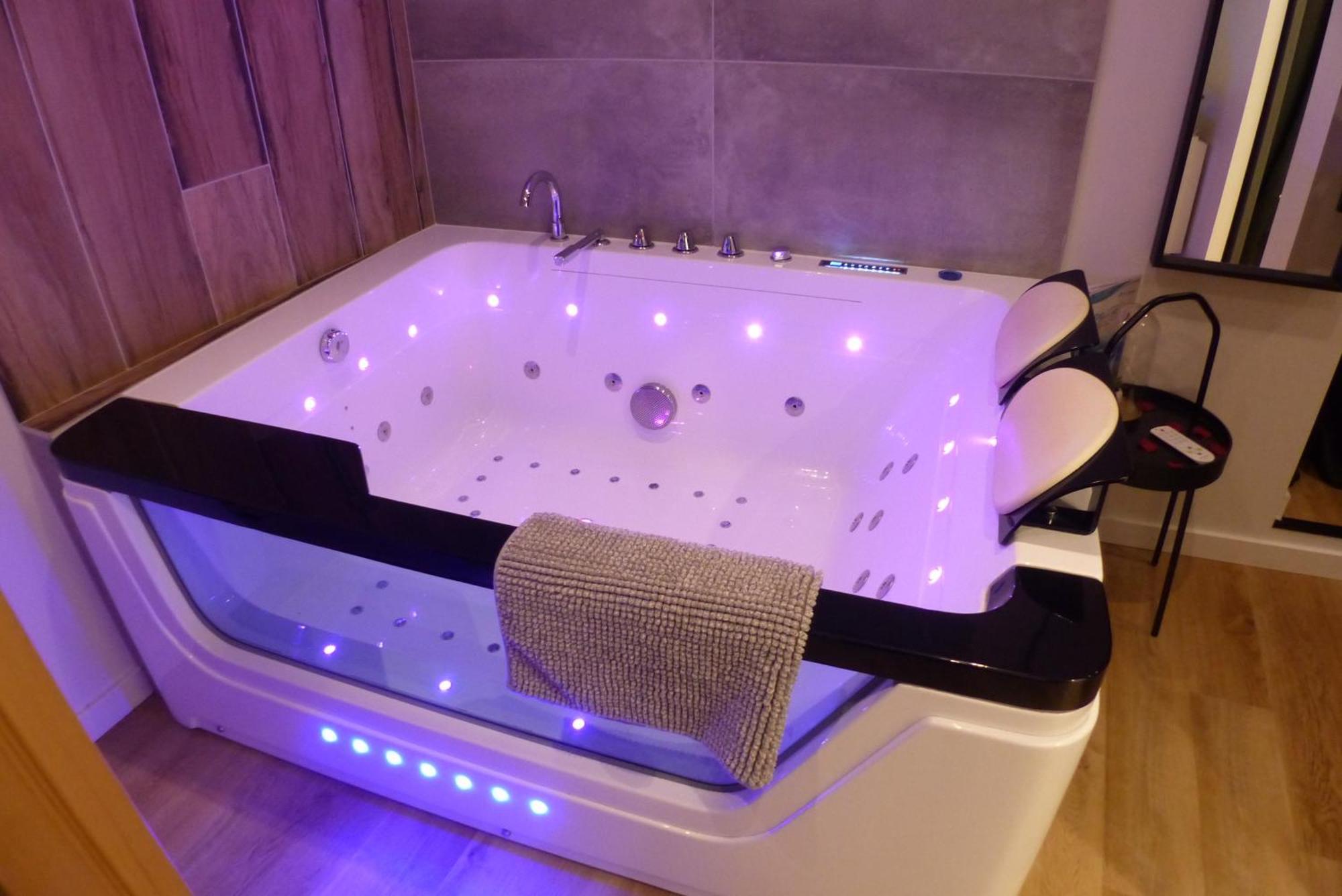Appartement Balneotherapie Et Sauna Hyper Centre Nantes Kültér fotó